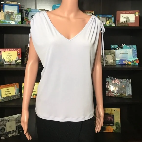 [Ivanka Trump] Light Purple  V-neck Top NWT 05 - Picture 3 of 8